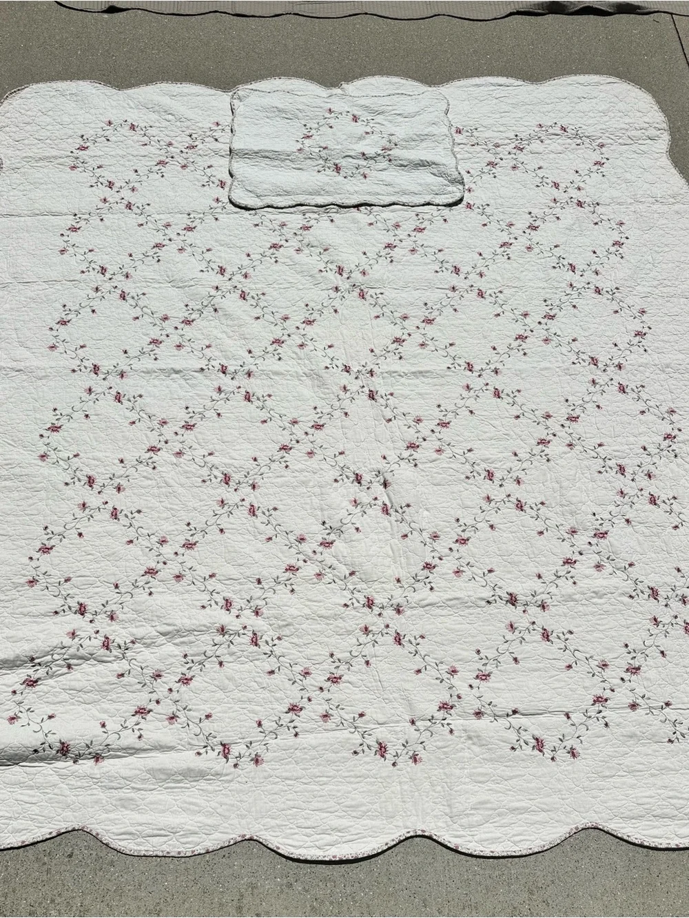 Classic Creamy White Floral Embroidered Quilt Set 1 Pillow Sham Hannalore Cotton